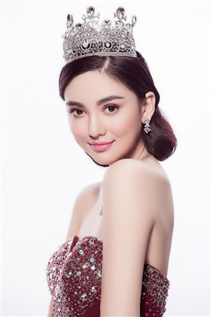 极品美乳校花逃课操逼